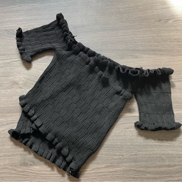 Black Off-the-Shoulder Shirred Frill Top - Picture 2 of 3